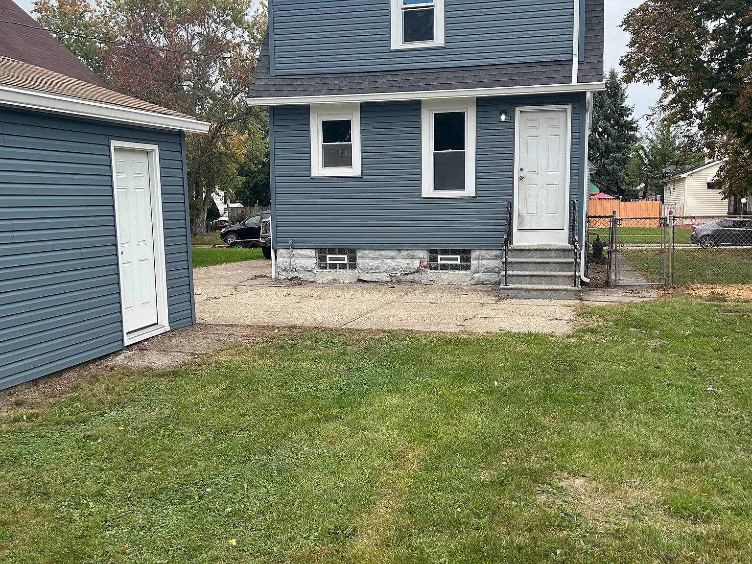2 bed, 842 sqft, $1,100 — Photo 2