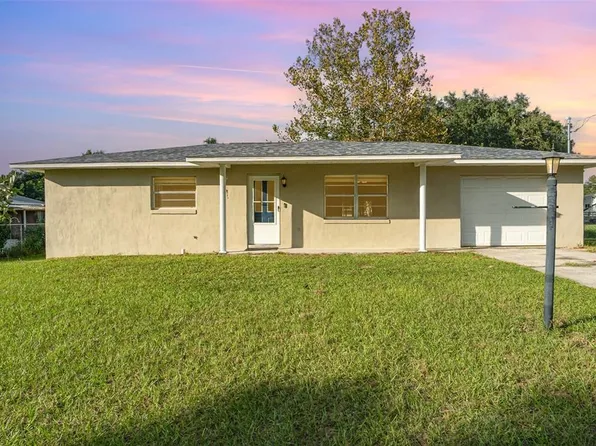 413 1st Dr, Lady Lake, FL 32159