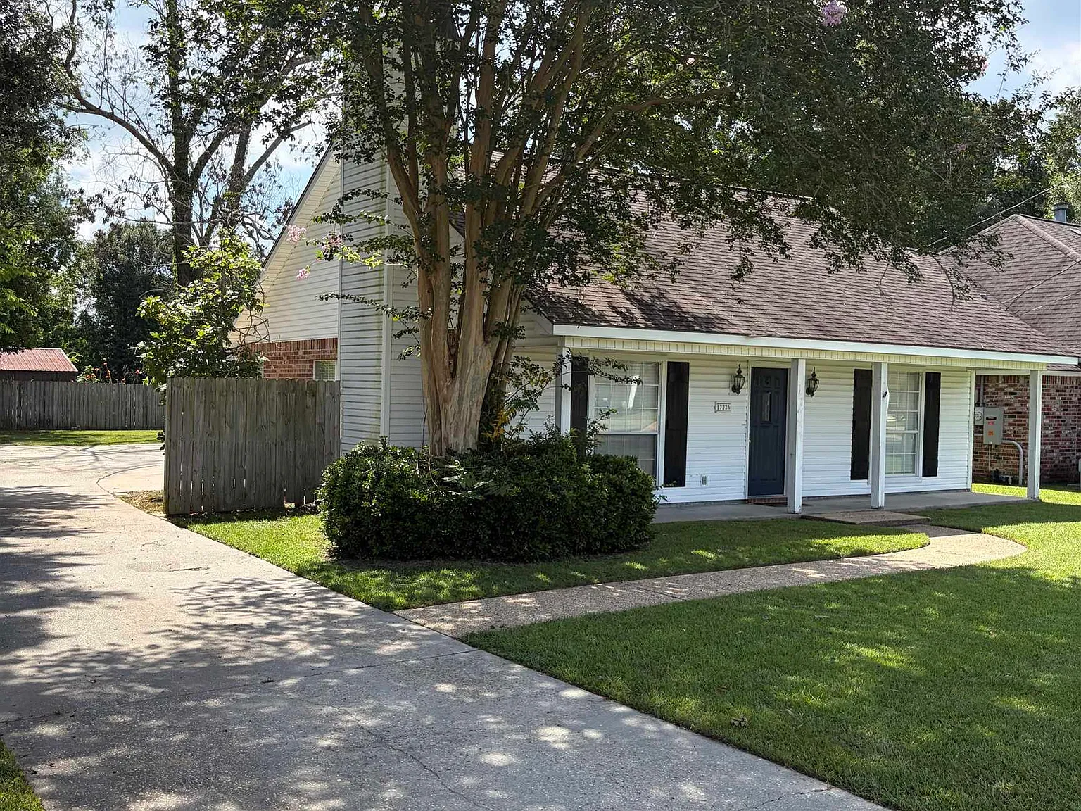 3 bed, 1300 sqft, $1,800 — Photo 3
