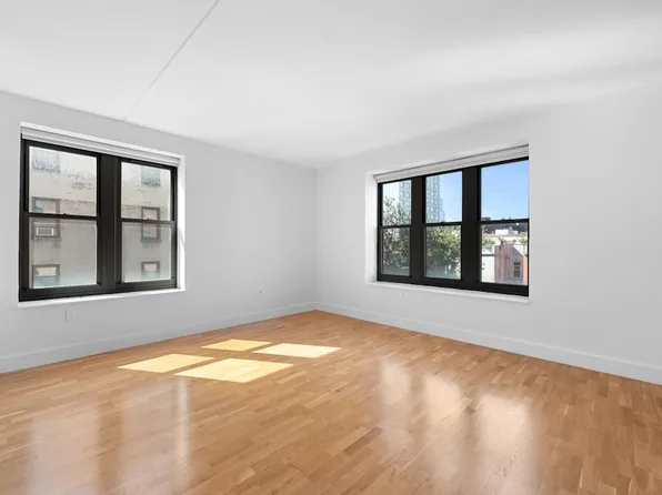 310 Clarkson Avenue image 5 of 11