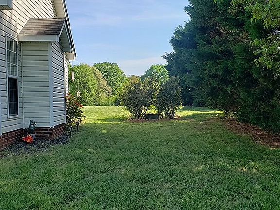 4th image of 5704 Lorna Dr