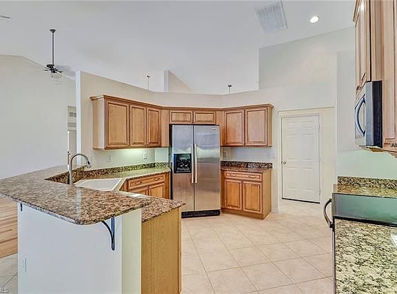 5th image of 5012 Old Pond Dr