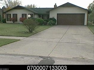 32955 Fern Tree Ln, North Ridgeville, OH 44039