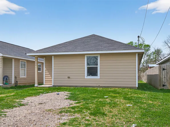 7521 Dyer St, Houston, TX 77088