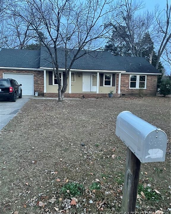 1st image of 1083 Strathdon Ave