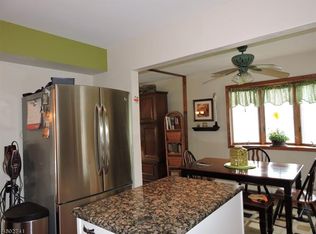 10 Gilbert Dr, Glenwood, NJ 07418