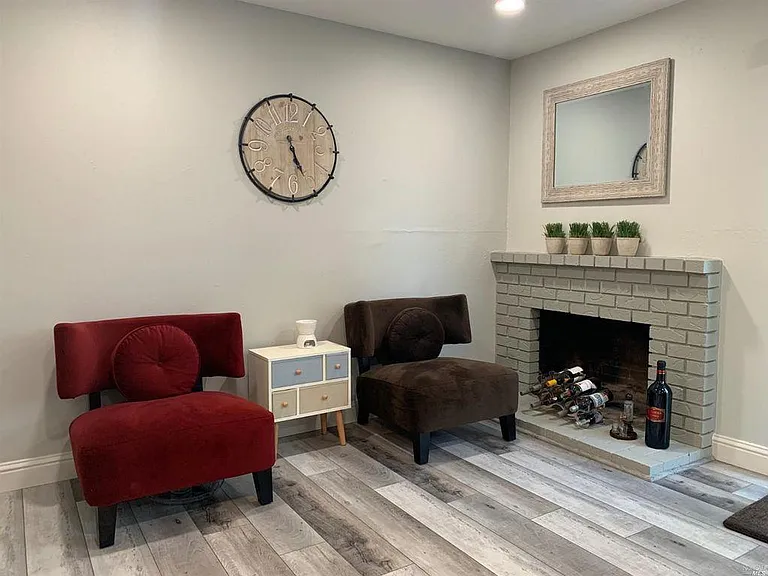1429 Saint James Pkwy — Photo 22