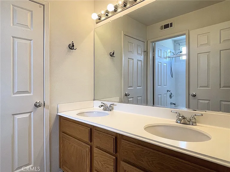 2712 Westbourne Pl — Photo 53
