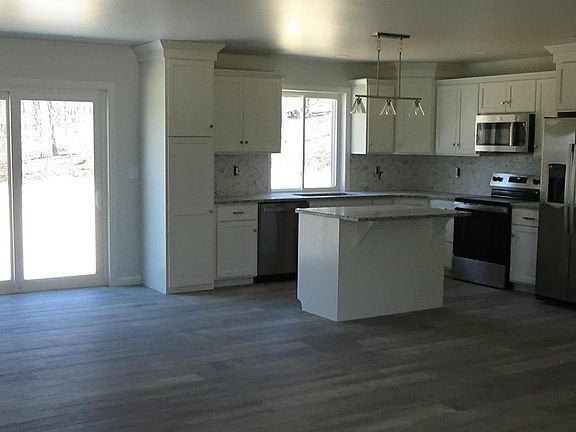 3rd image of 70 Barrick Hill Rd