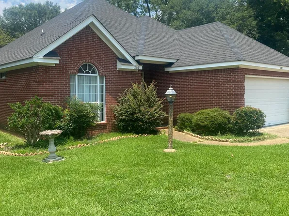 209 Bobby Beasley St, Seminary, MS 39479