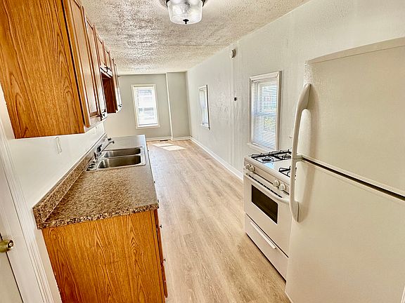 2nd image of 306 N Saginaw St #2