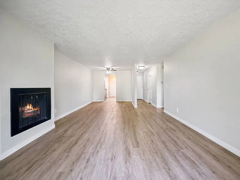 Village At Creekside Townhomes — Photo 19