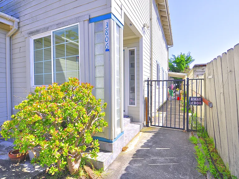 3808 Whittle Ave — Photo 2