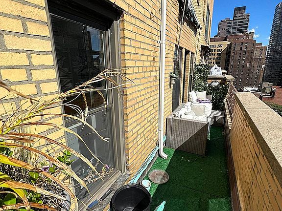 2nd image of 310 E 55th St #11FF