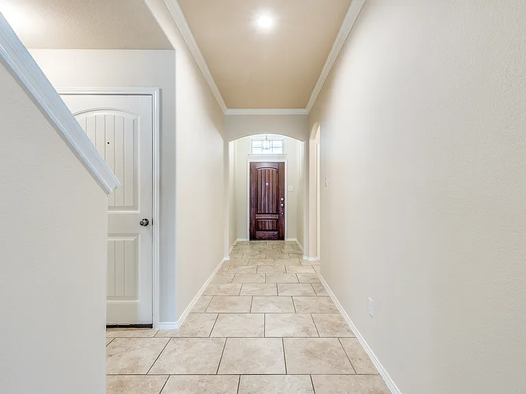 520 Pollyann Trl — Photo 2