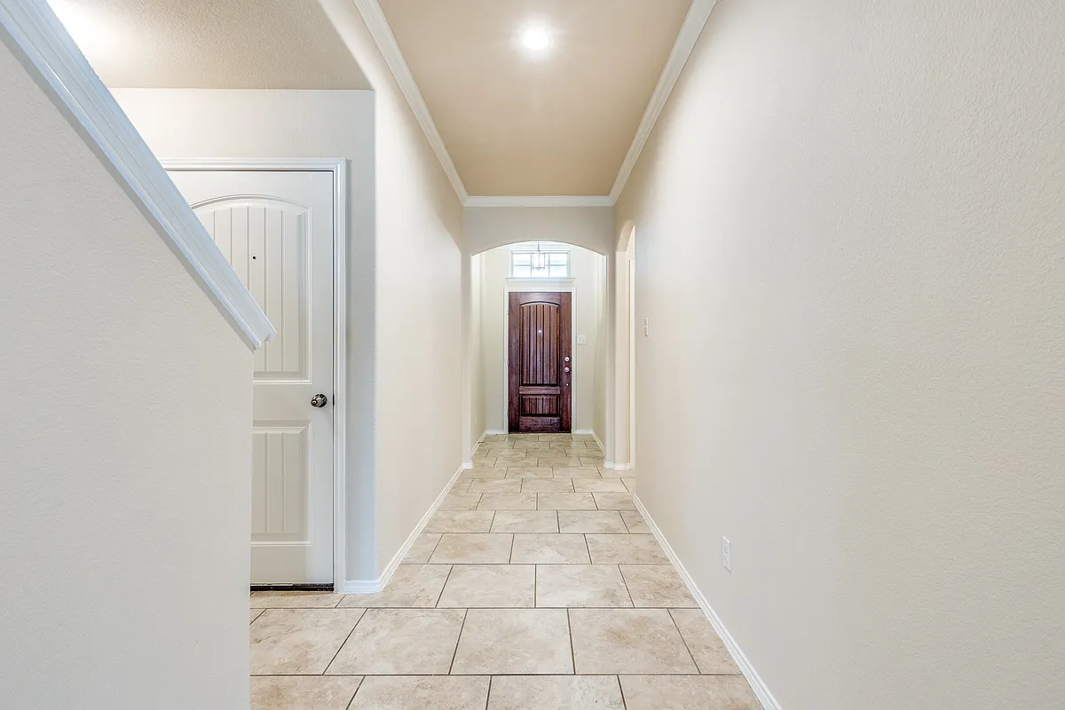 Building Photo - 520 Pollyann Trl