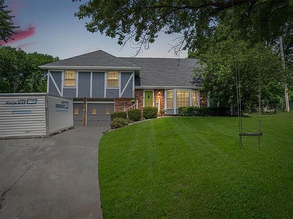 2nd image of 9020 Carter Cir