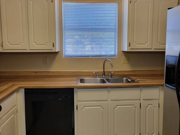2206 Coach Dr — Photo 8