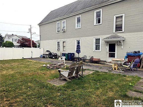 3rd image of 16 Sidway St