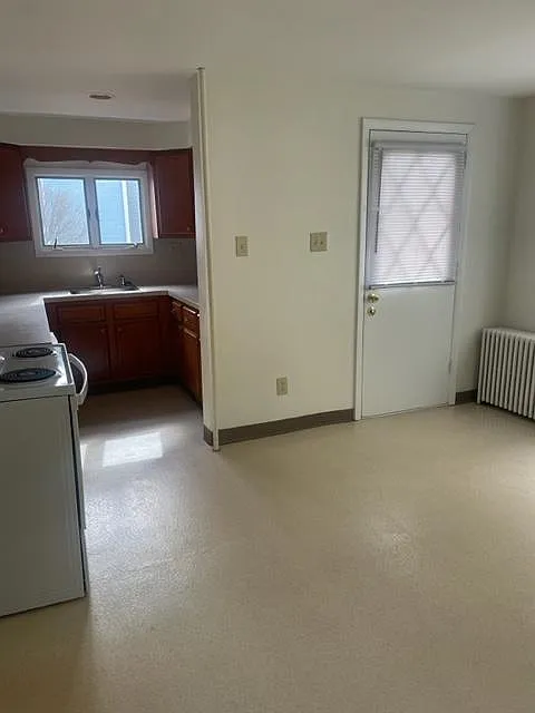 216 Phillips St — Photo 4
