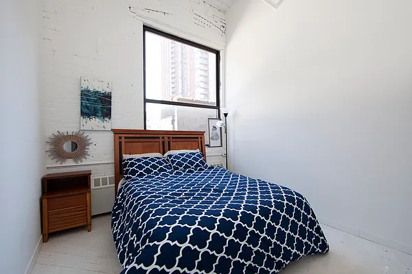 Rented by R New York | media 32