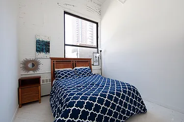 Rented by R New York