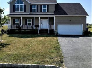 9 Mila Dr, Middletown, NY 10940