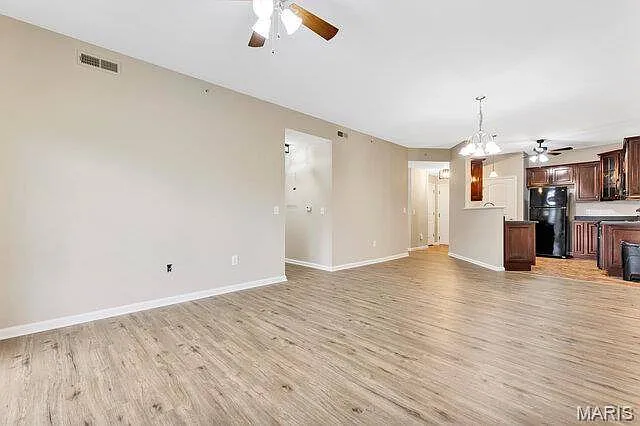 115 Saint James Ct — Photo 15