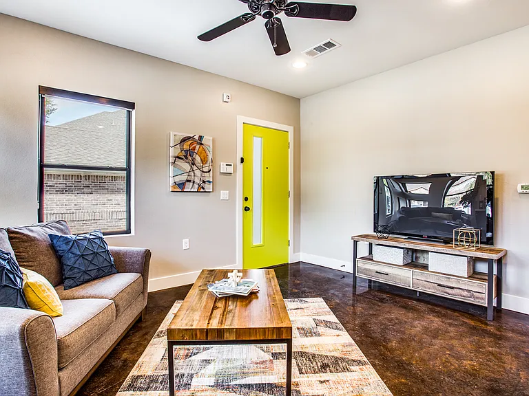 3137 Lubbock Ave — Photo 8