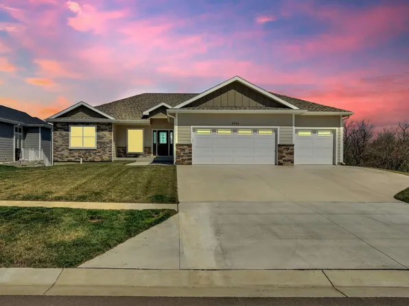 4314 SW Lakeside Dr, Topeka, KS 66610