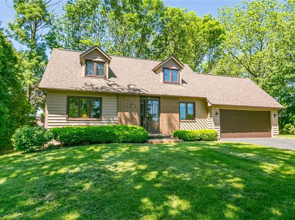 71 Weiland Woods Ln, Rochester, NY 14626