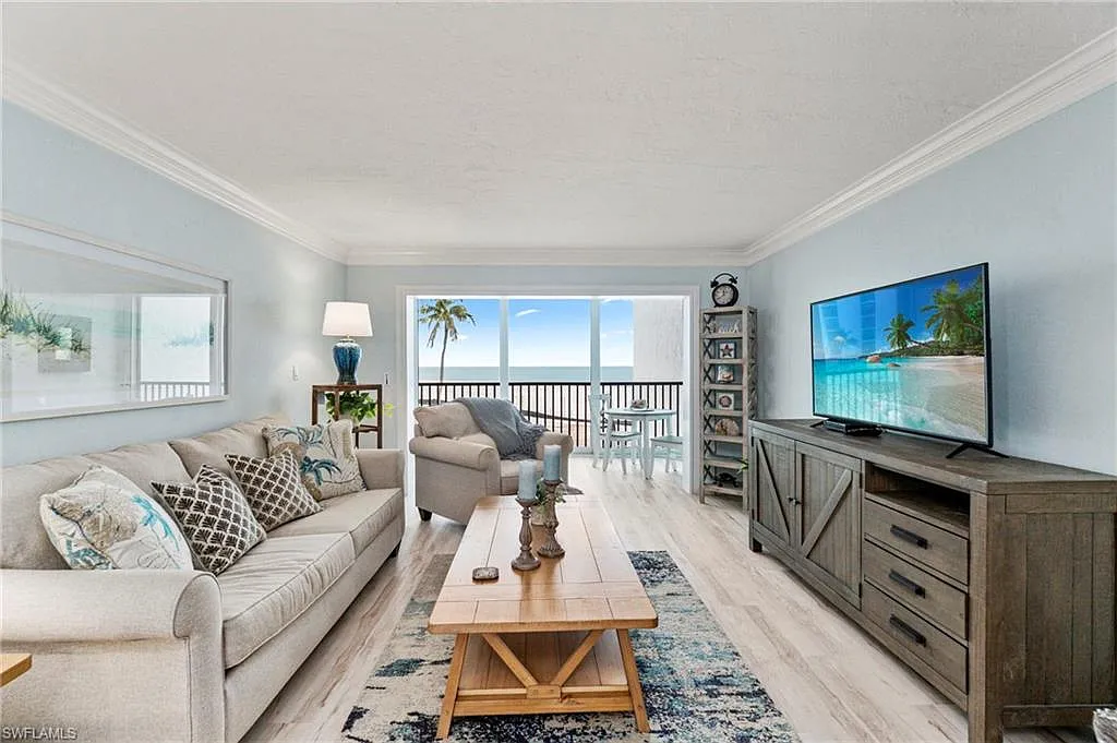 1 bed, 1.0 bath, 700 sqft, $8,500 — Photo 1