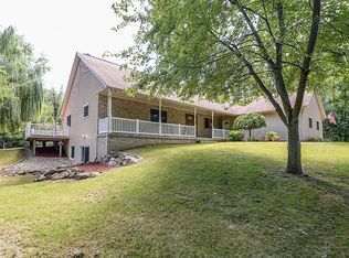 843 Mower Rd, Pinckney, MI 48169