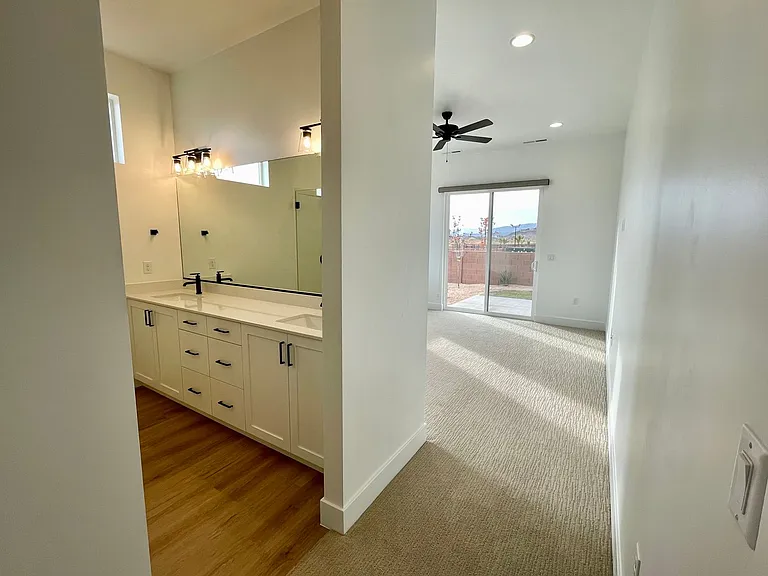 2818 E Church Oak Dr — Photo 10