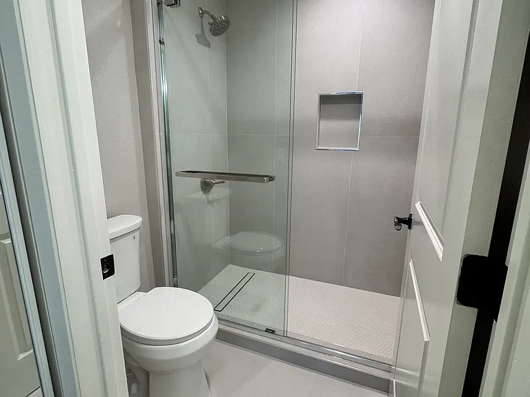 5545 Canoga Ave #103 — Photo 14