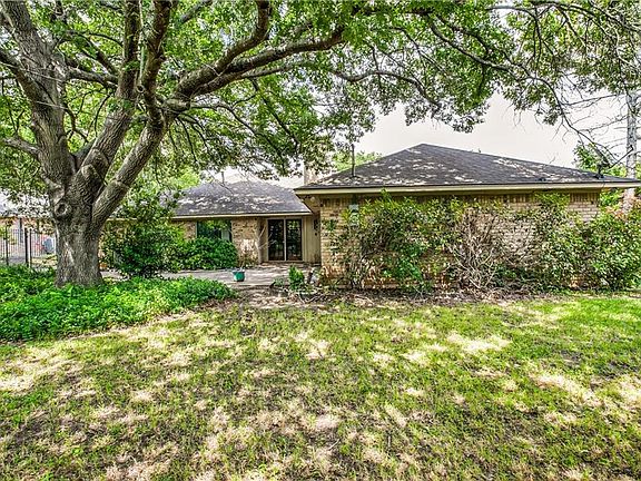 5th image of 706 Delphi Dr