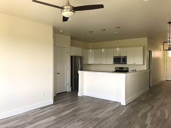 3rd image of 3018 Lori Ln