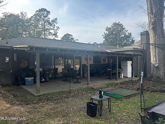 4th image of 110 Oakview Rd