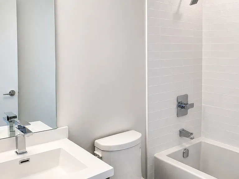 181 Huron St #1607 — Photo 6