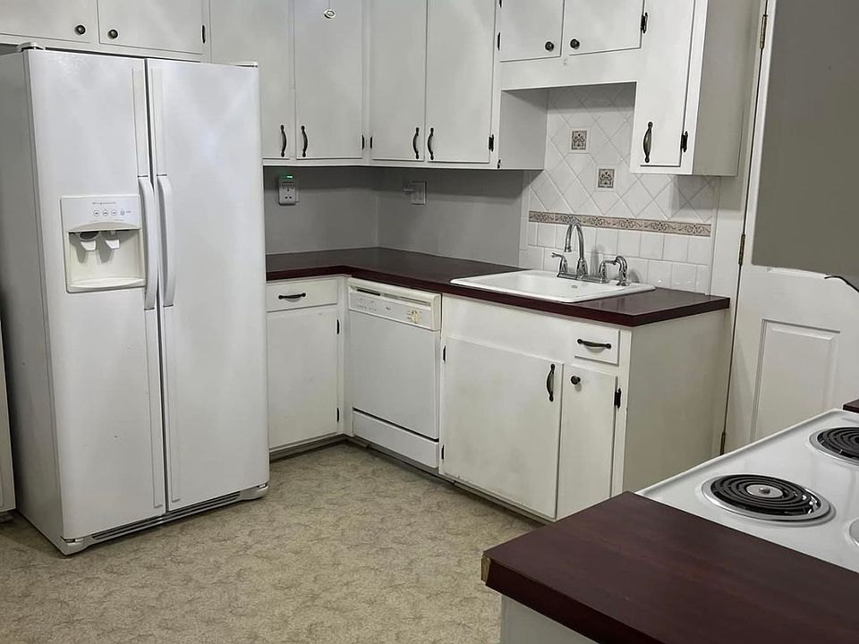 1st image of 205 Academy St S #1