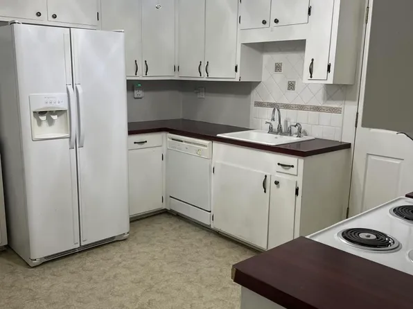 205 Academy St S #1, Ahoskie, NC 27910