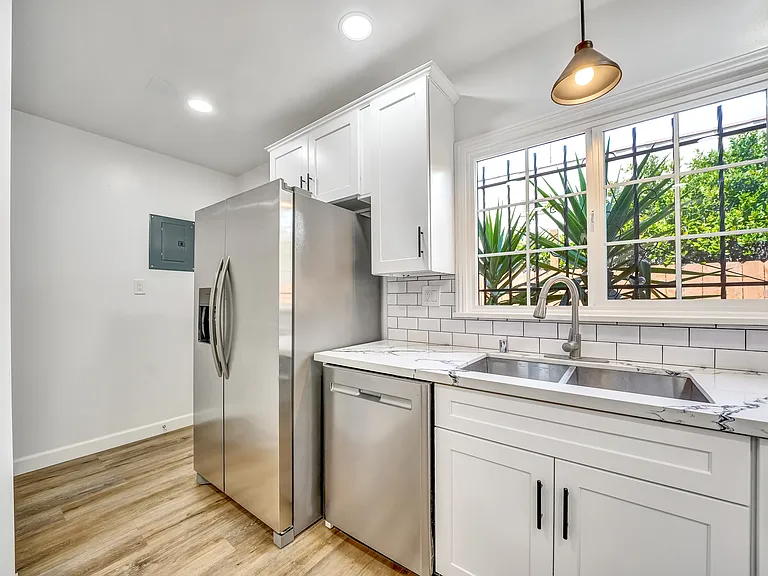 815 N Curson Ave — Photo 20