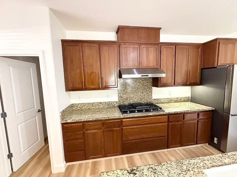 2327 Capistrello St — Photo 5
