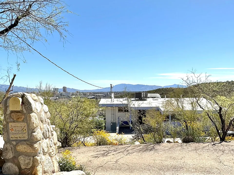 277 S Panorama Cir