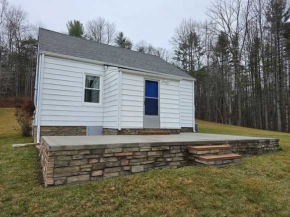 3rd image of 1624 Pineview Rd #1