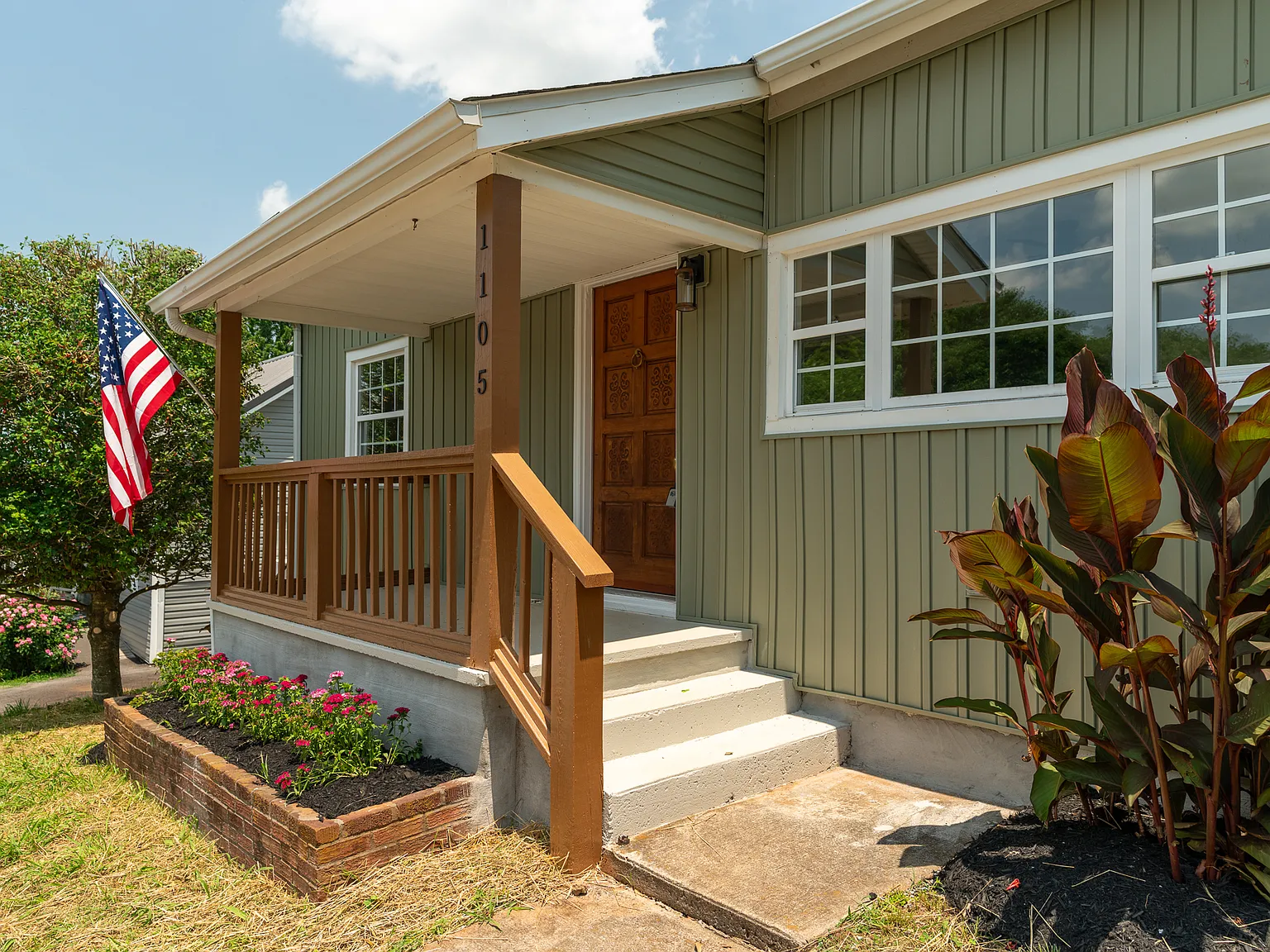 2 bed, 940 sqft, $1,750 — Photo 2