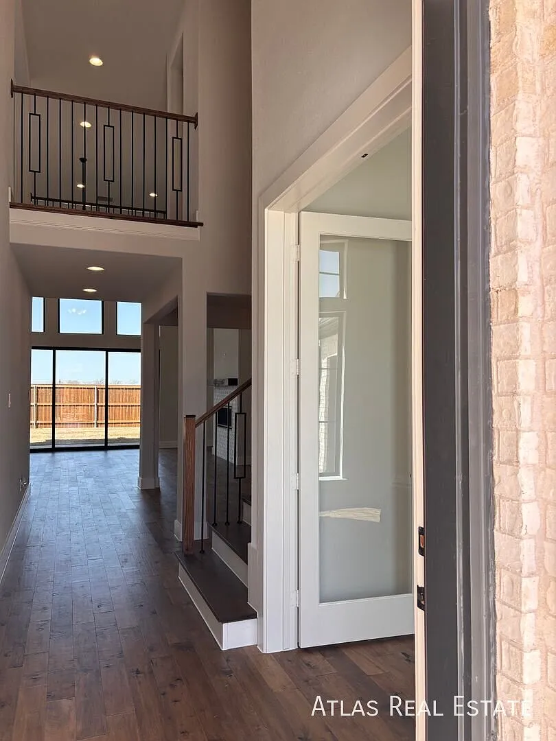 Stunning 5-Bedroom Luxury Home in Celina's North Sky Community — Photo 3