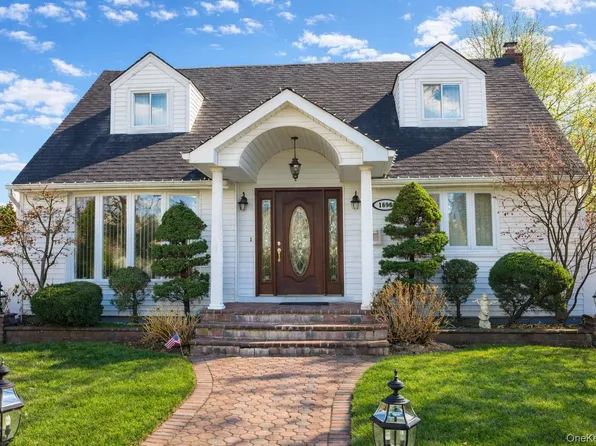 1696 Francis Drive, East Meadow, NY 11554