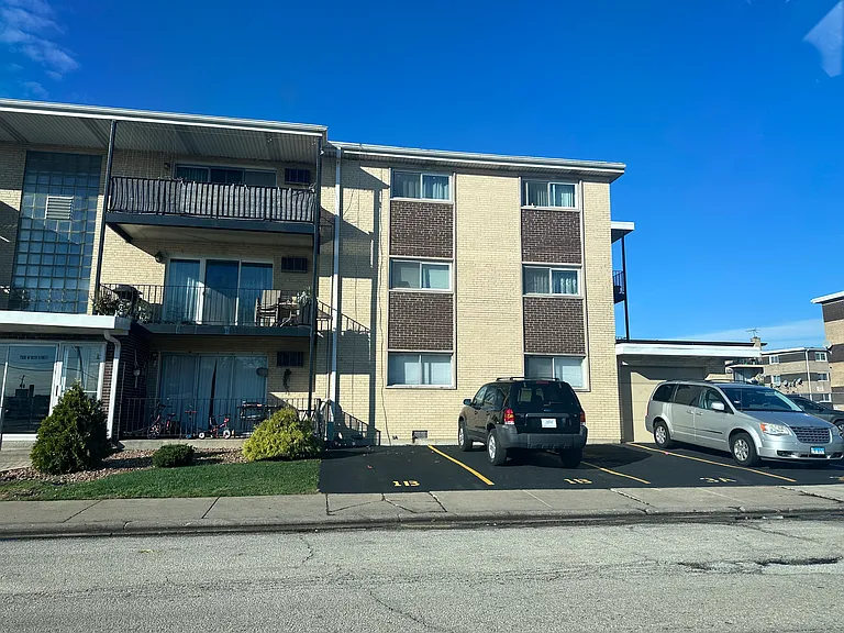 7930 W 95th St #2E — Photo 11