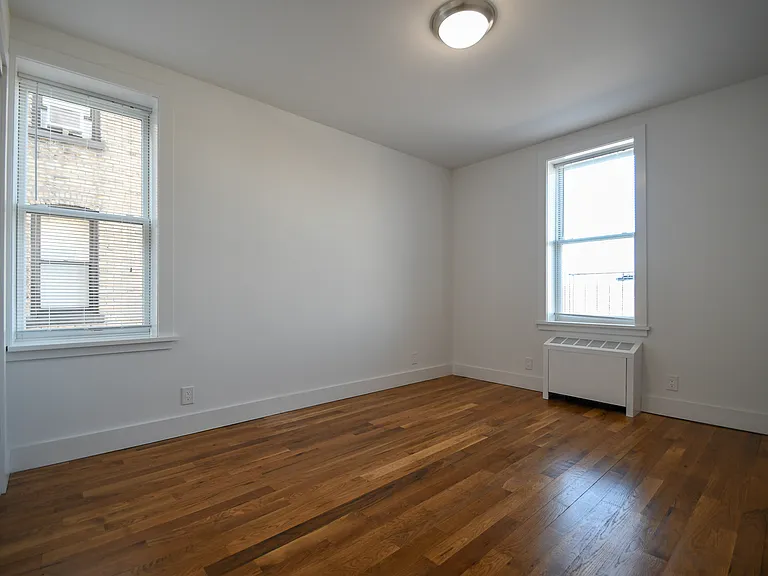 2175 Cedar Ave #8E — Photo 4
